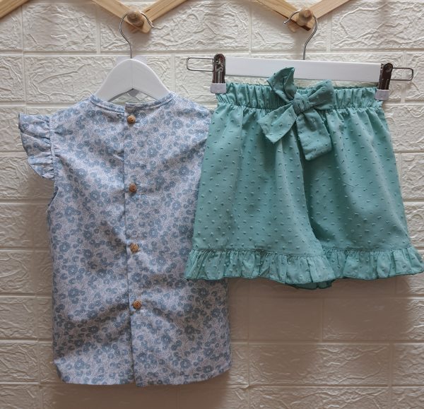 conjunto niña Marena bermuda pantalón corto plumeti verde agua blusa flores